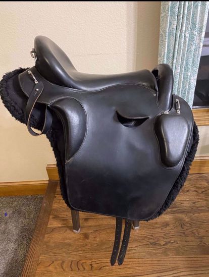 Picture of Evolutionary "The Officer" Model Saddle, SOLD!